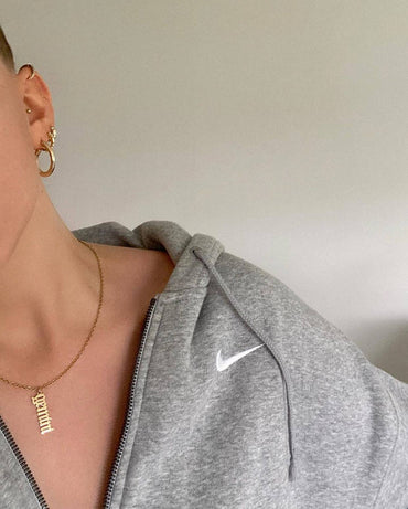 Nike gold discount necklace crew sweatshirt